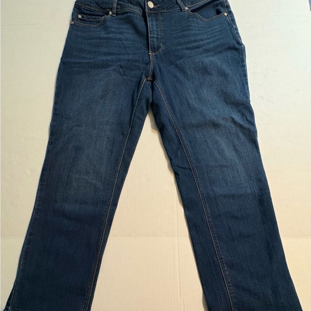 Cato Medium Wash Cropped Jeans Classic Style Mid rise 10
